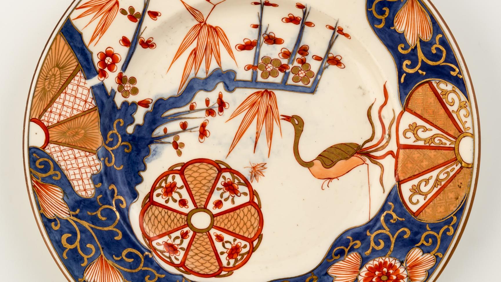madaras_imari-jellegu_tal_1875_kemenycserep_a_zsolnay-gyar_keszitmenye_pecs_zsolnay_muzeum.jpg